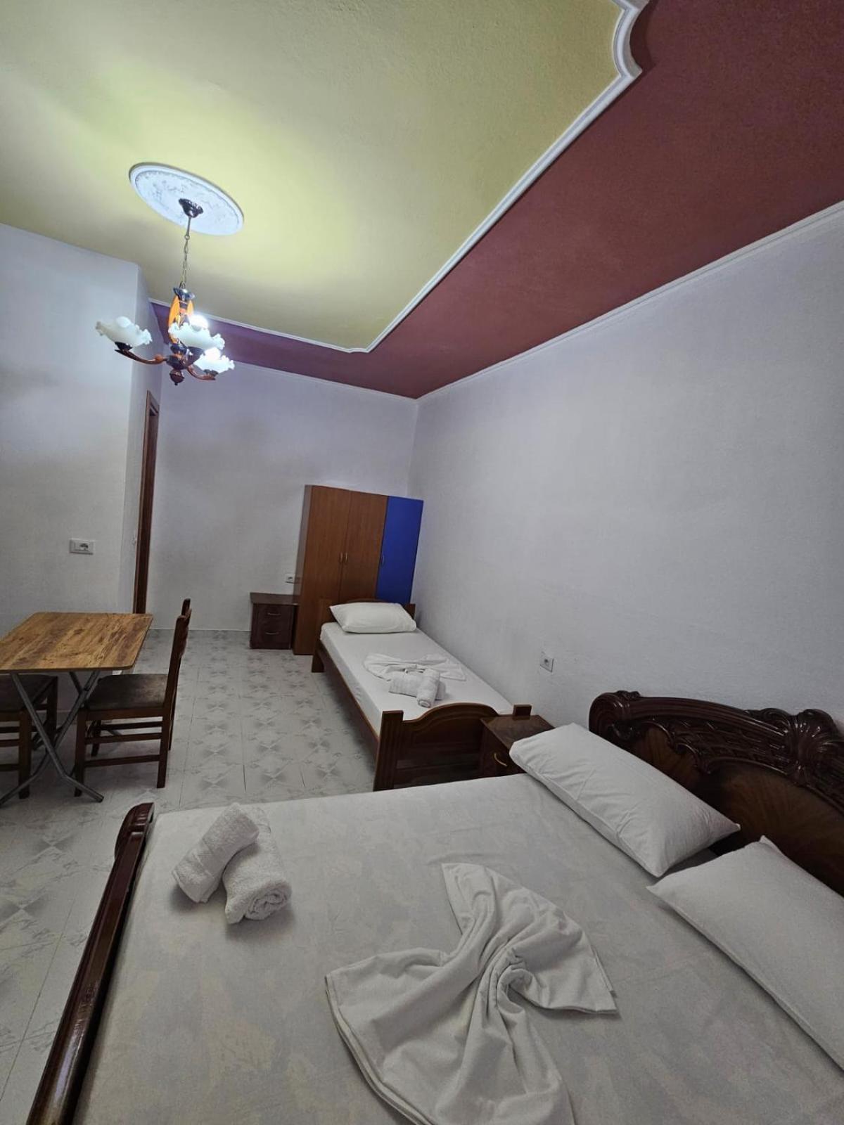 Castle - Inside,Voga Guesthause Hotel Kruje Luaran gambar